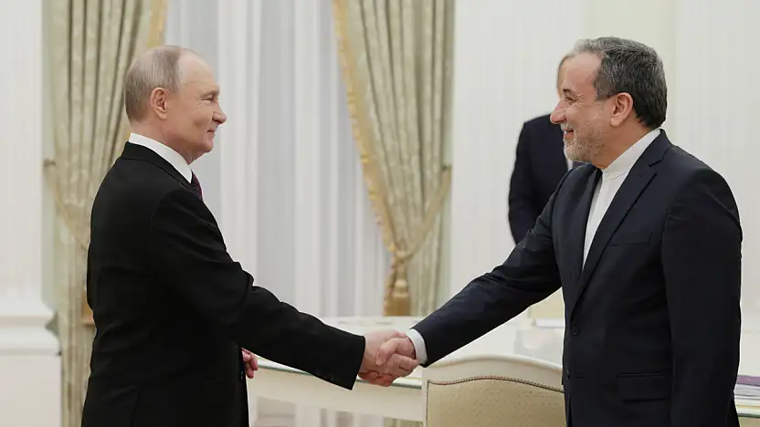 Putin, İran Dışişleri Bakanı Arakçi'yi kabul etti! Kremlin'den İran'a destek açıklaması