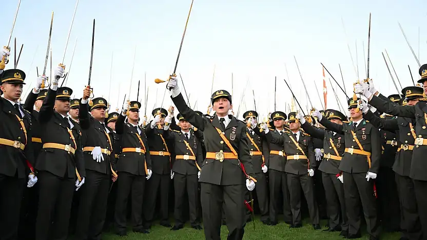 Teğmenlerin Emre İtaatsizlik Cezası Hukuka Uygun Bulundu