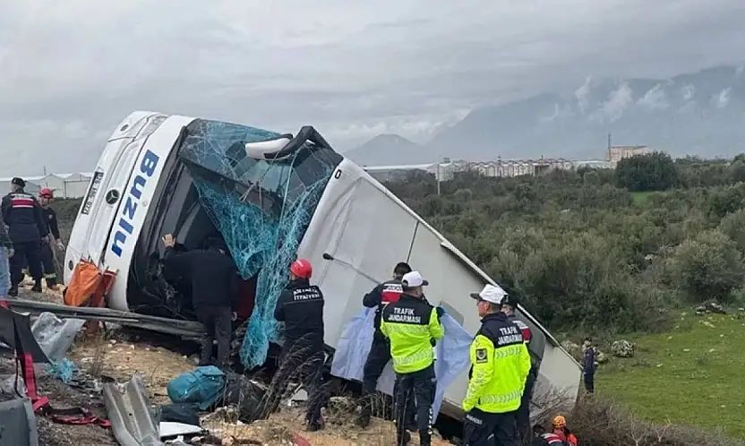 Antalya Ve Burdur'da Art Arda Katliam Gibi Kaza 16 Can Kaybı Var