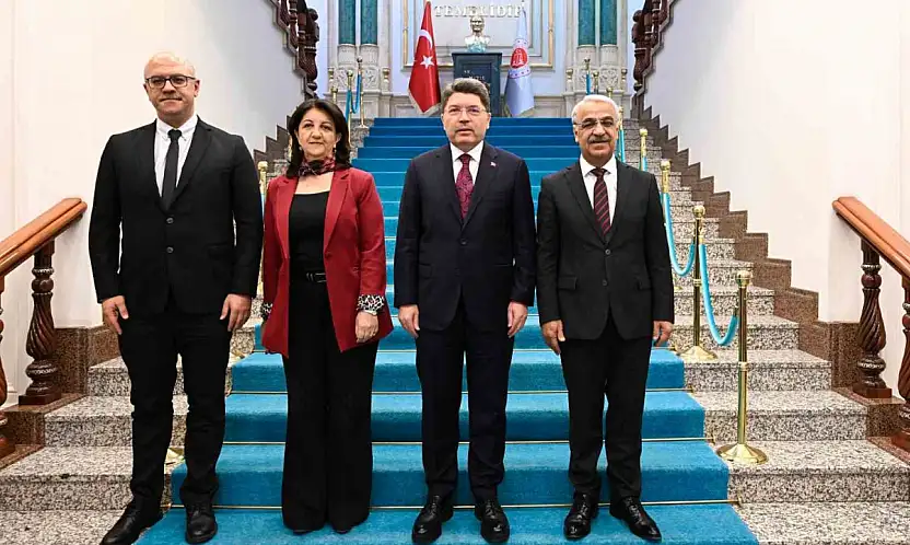 Bakan Tunç'tan DEM Parti Ziyaretine İlişkin Açıklama