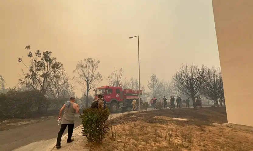 Bakan Yumaklı: Çanakkale Merkez ve Bayramiç'te yangınlar büyük ölçüde kontrol altına alınmıştır