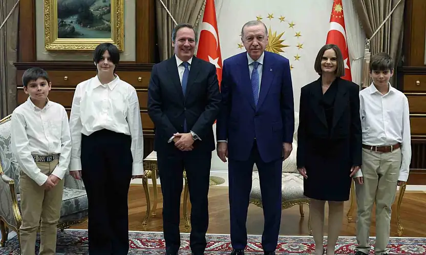 Cumhurbaşkanı Erdoğan'a 3 Ülkenin Büyükelçisinden Güven Mektubu