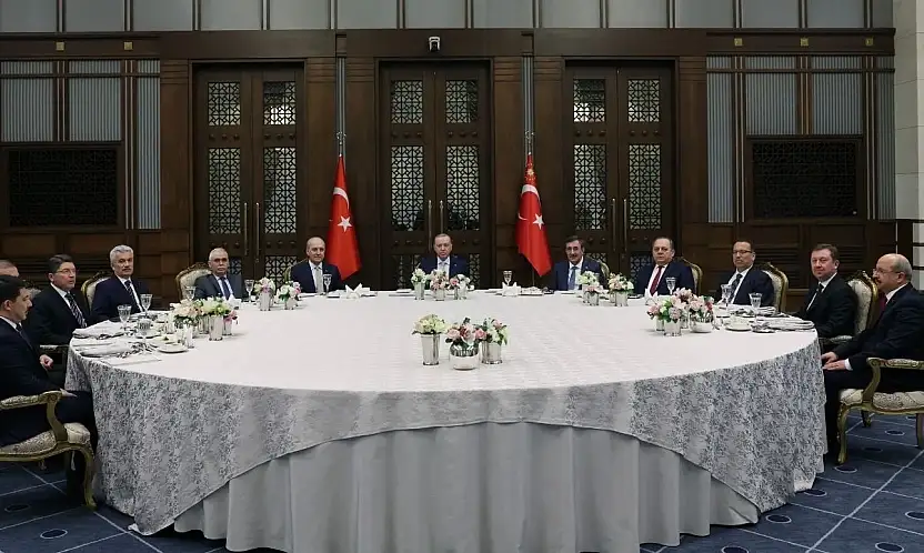 Cumhurbaşkanı Erdoğan Devletin Zirvesiyle Yemekte Buluştu