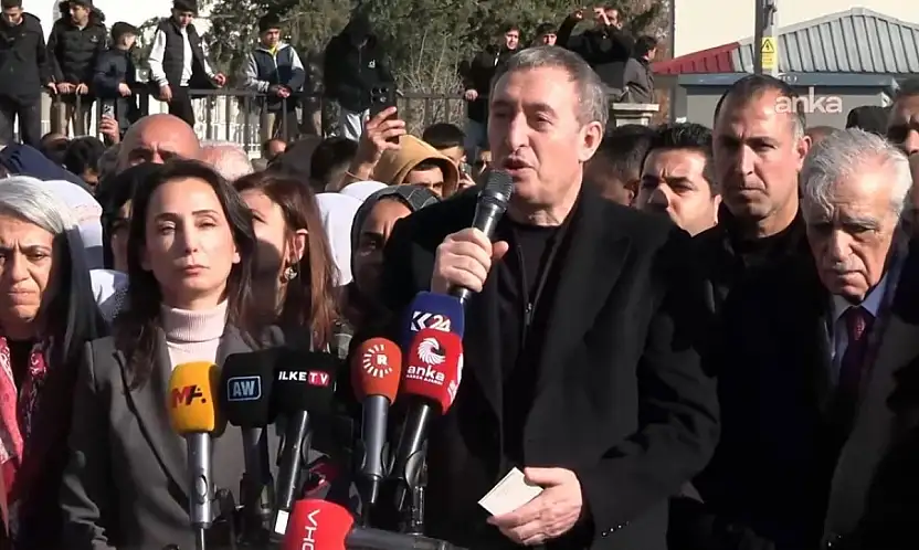 DEM Partili Tuncer Bakırhan'dan Bahçeli'ye Sana mı Soracağız Kimin Kimi Temsil Ettiğini?