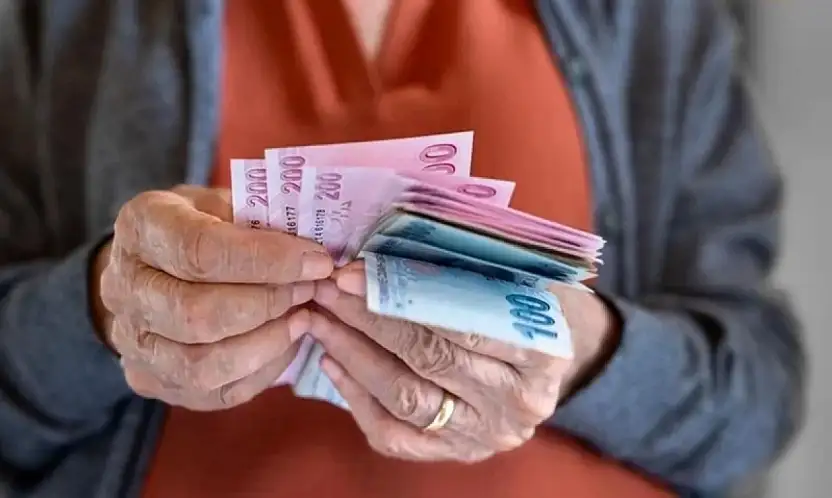 En Düşük Emekli Maaşı Teklifi Meclis'te Kabul Edildi