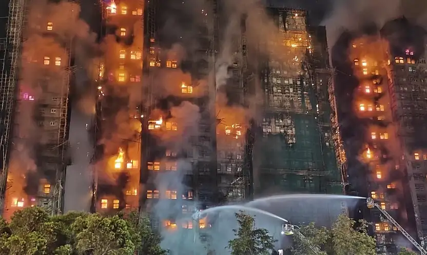 Hong Kong'daki Yangınında Ölenlerin Sayısı 156'ya Yükseldi