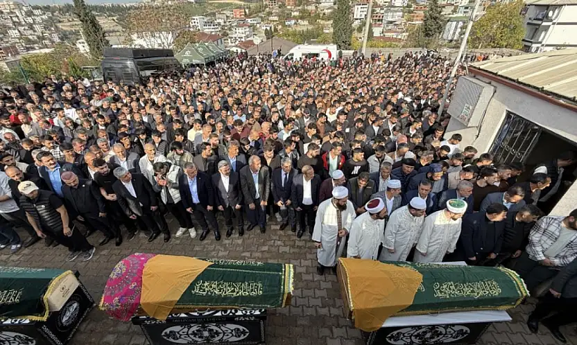 Kocaeli'de Yangında Hayatını Kaybedenlere Son Veda