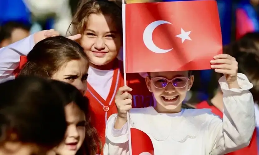 Okullarda  İkinci Dönem  Başladı İlk Ders Bayrak Sevgisi