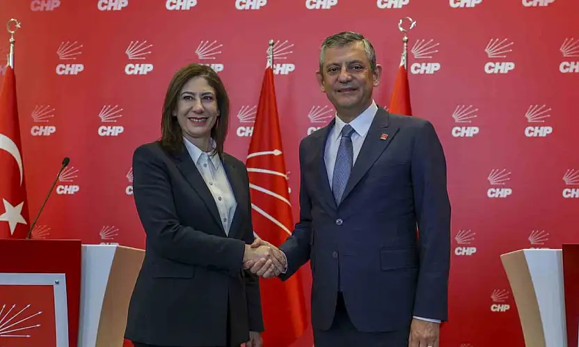 Özgür Özel KKTC'deki Cumhuriyetçi Türk Partisi  Genel Başkanı Sıla Usar İncirli İle Bir Araya Geldi