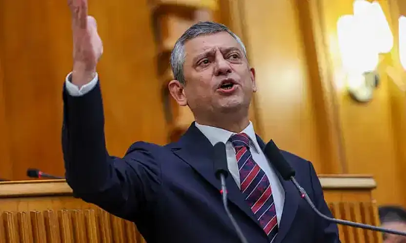 Özgür Özel Trump'a 'Bu Ülkeyi Ben Yönetiyorum' Diyemeyecek misin?