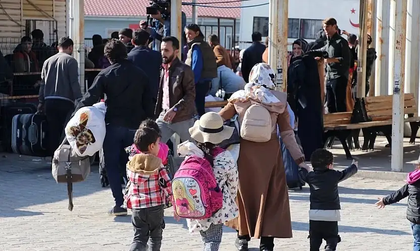 Son Bir Yılda 578 Bin Suriyeli Ülkesine Geri Döndü