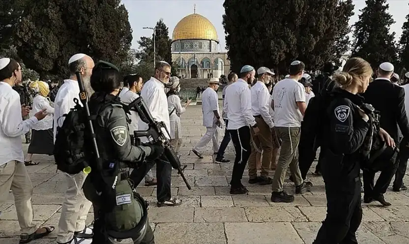 Yerleşimci İsrailliler, Mescid-i Aksa'ya Baskın Düzenledi