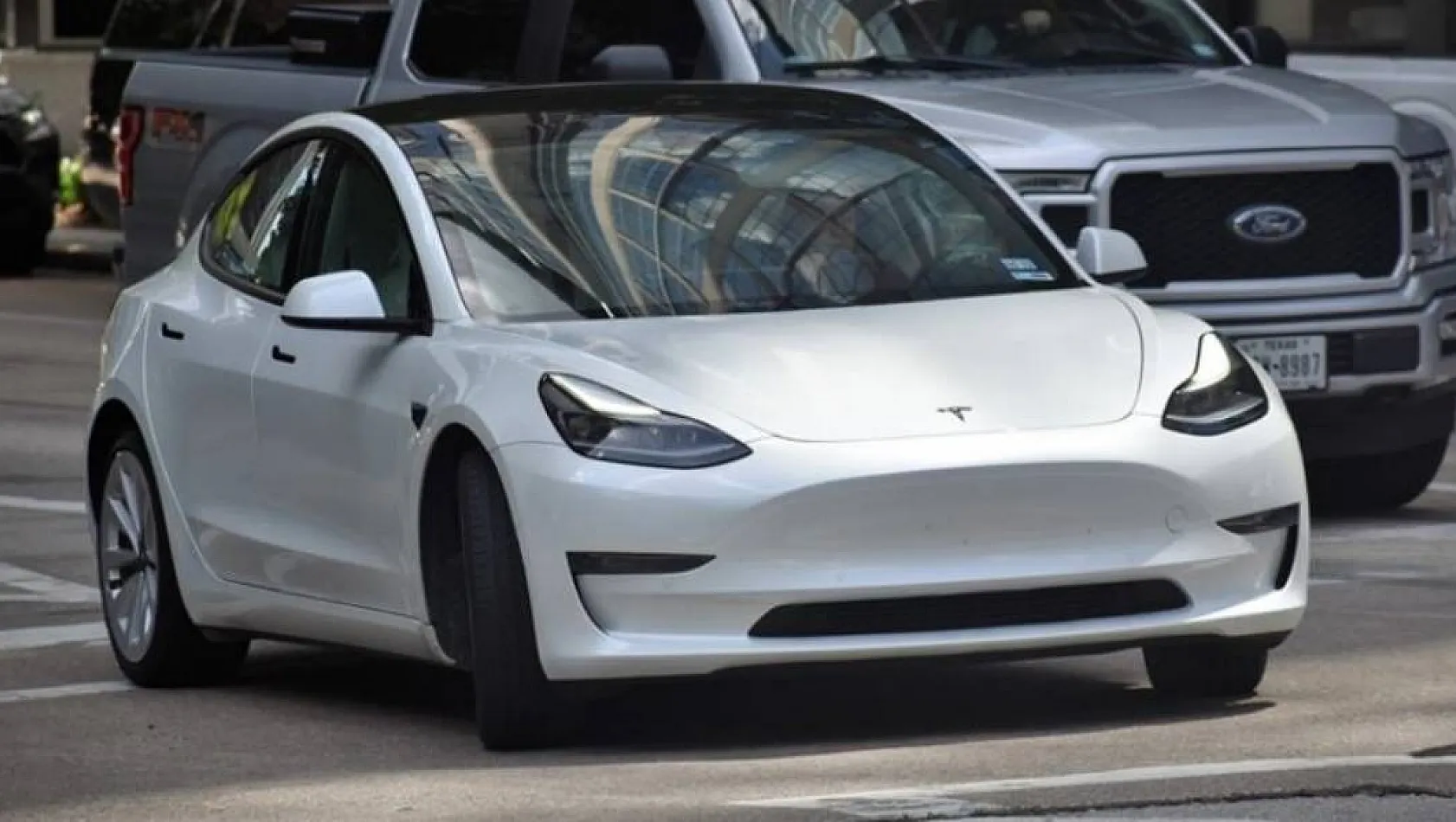 Tesla, 2,2 Milyon Aracını Geri Çağıracak