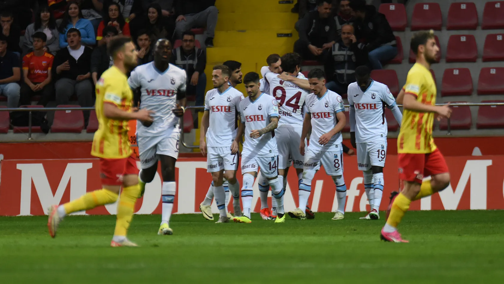 Trabzonspor, Kayseri Deplasmanından 3 Puanla Dönüyor