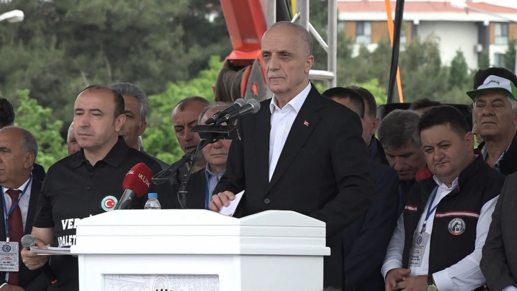 TÜRK-İŞ'ten Hükümete Grev Resti! Türkiye'yi Durdururuz