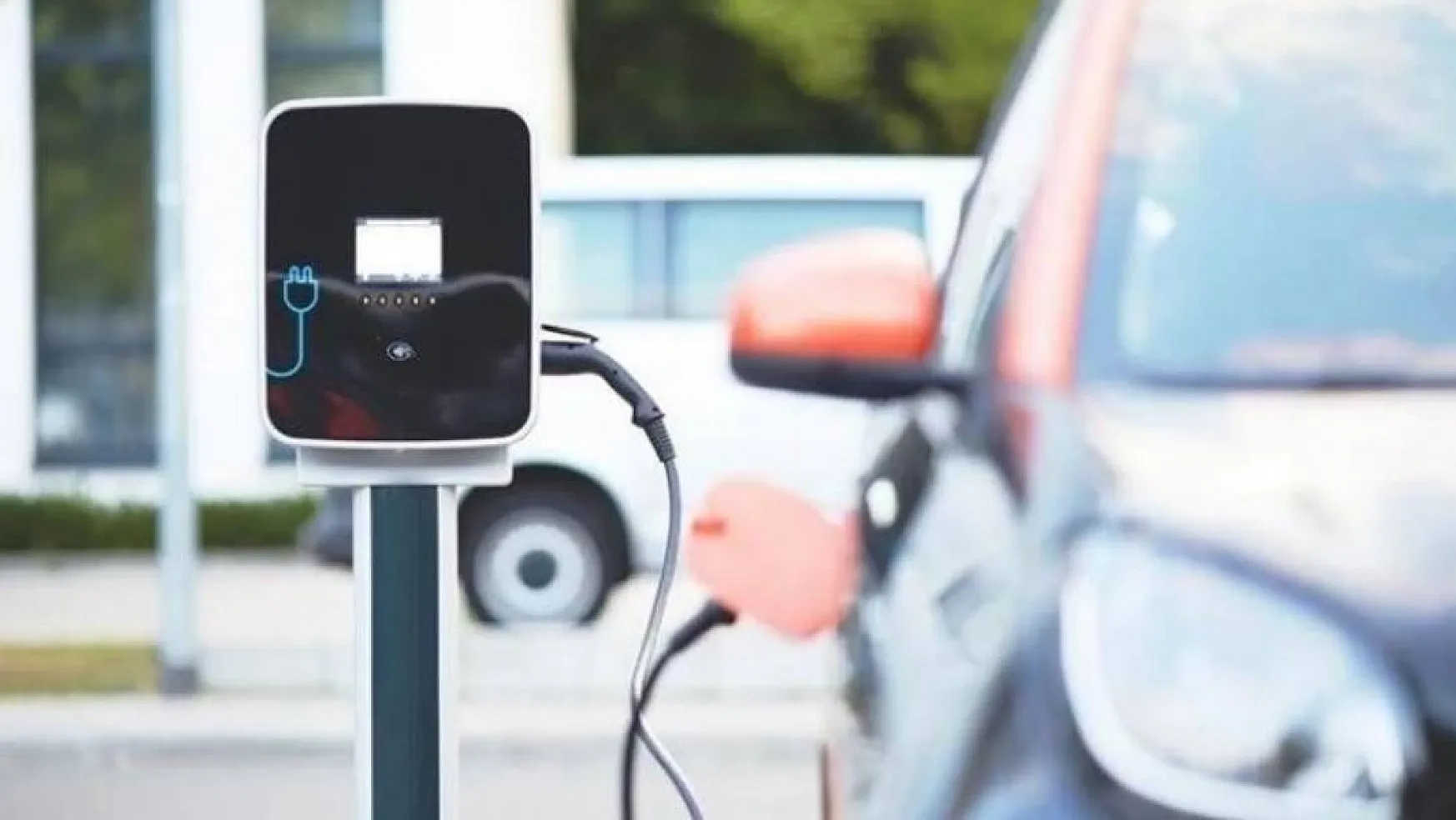 Elektrikli Otomobil Benzin ve Dizelin Tahtını Sallıyor