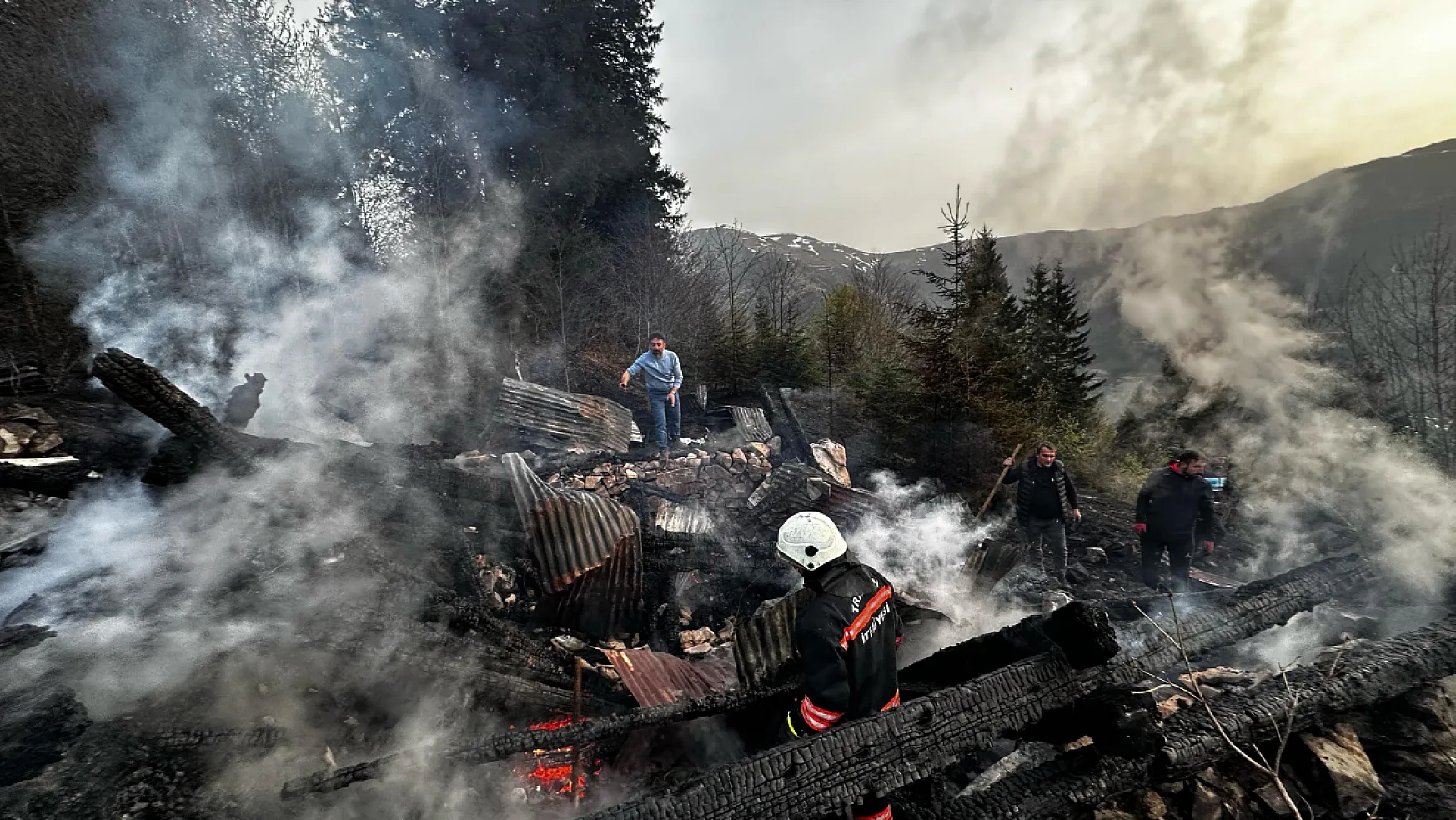 Trabzon Uzungöl'de Yangın