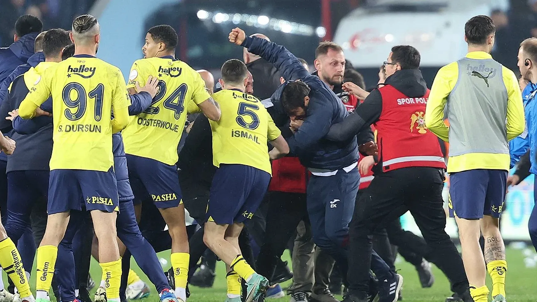 Trabzonspor ve Fenerbahçe'nin Cezası Belli Oldu