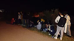 Jandarma güçleri Seferihisar'da 29 kaçak göçmen yakaladı